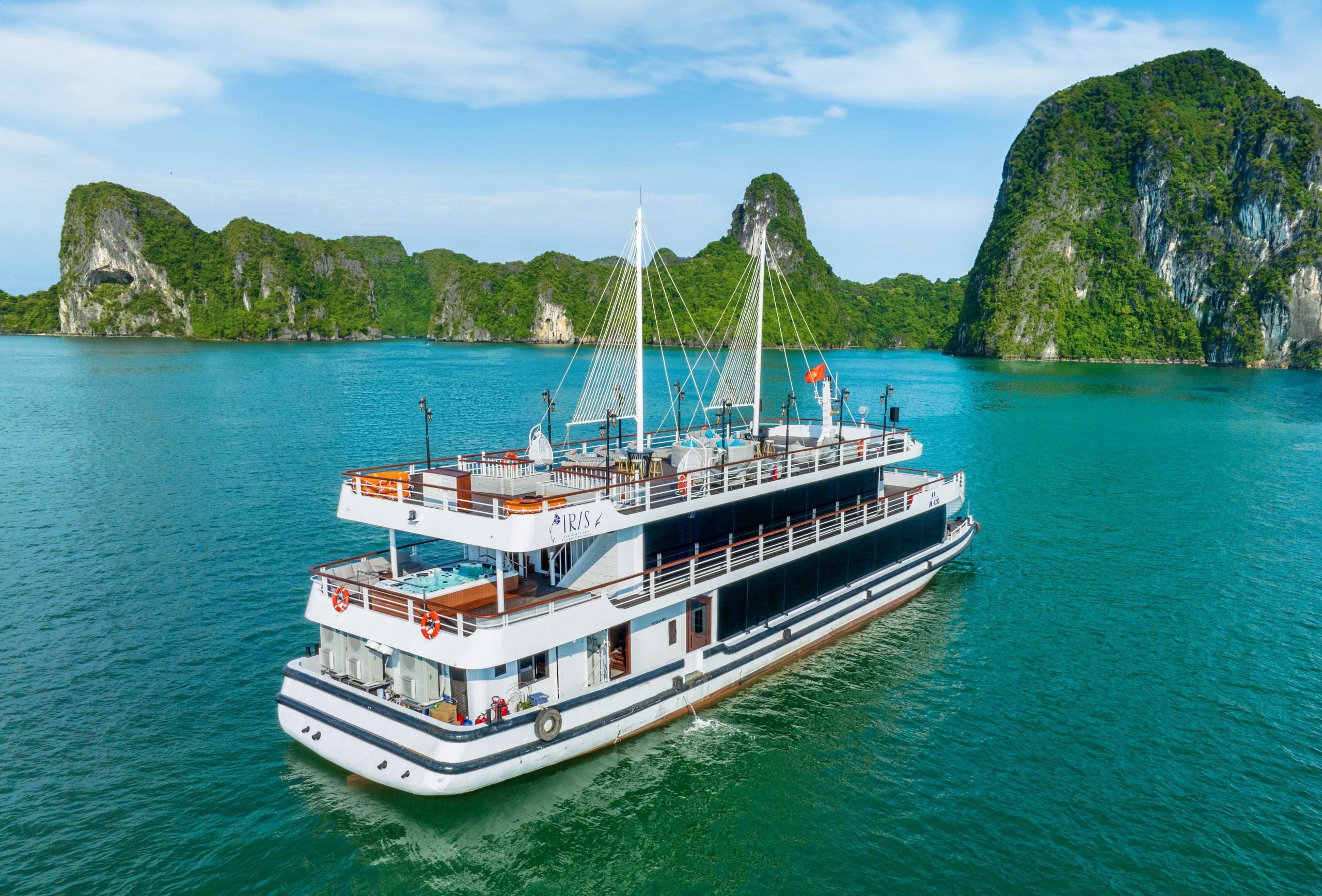 du-thuyen-trong-ngay-iris-cruise