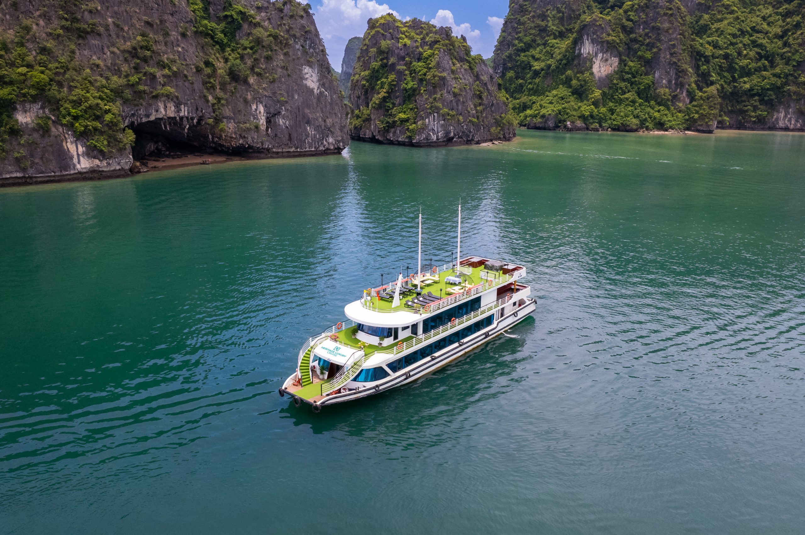 du-thuyen-trong-ngay-heritage-cruise